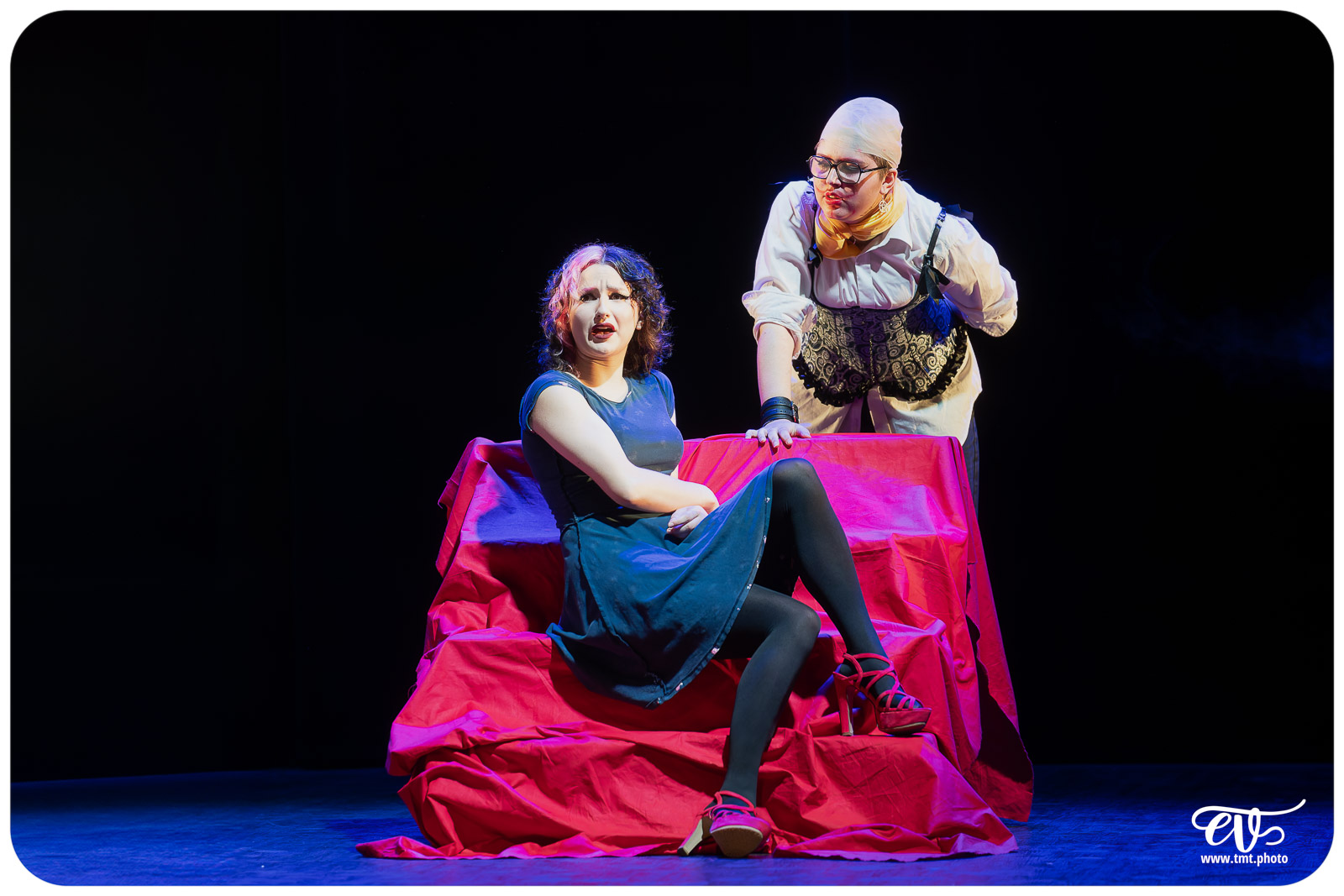 BLANCHE-NEIGE FOUTUE FORET